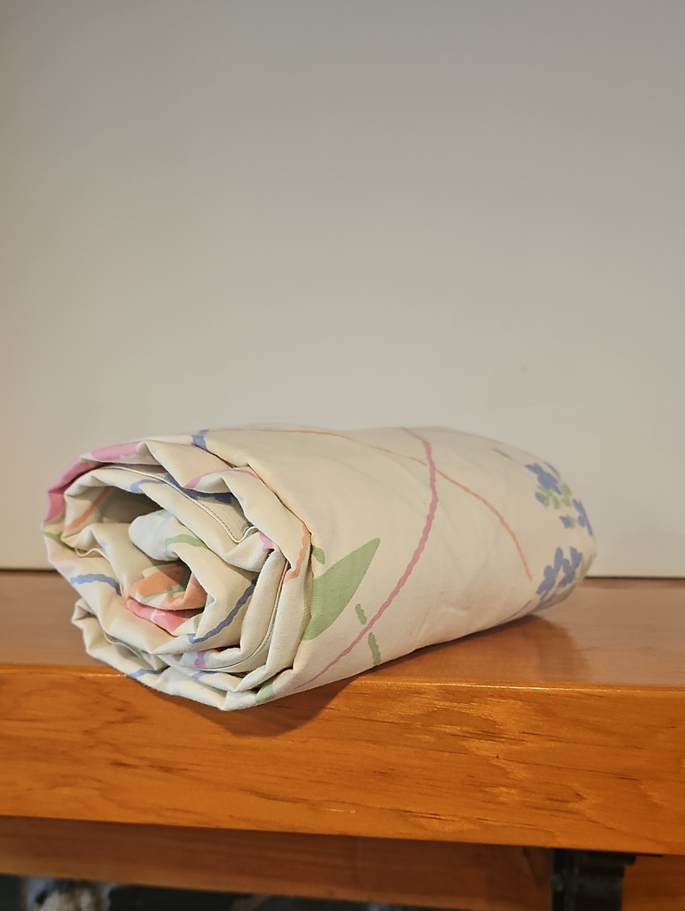 Vintage 70s Double Flat Sheet - Soft Pastel Print